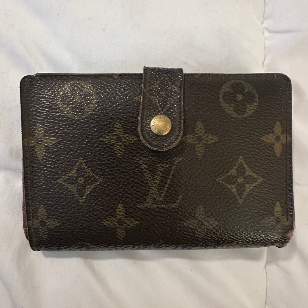 Authentic Louis Vuitton Vintage Monogram Kisslock Wallet